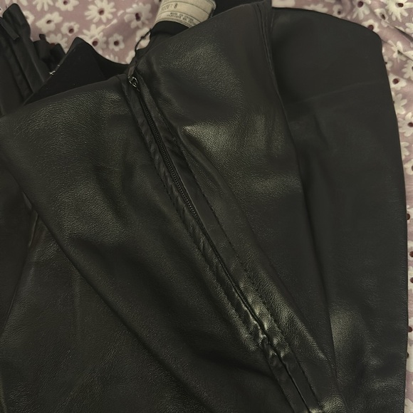 Free People vegan leather pants size 8 new years outfit - Picture 3 of 4